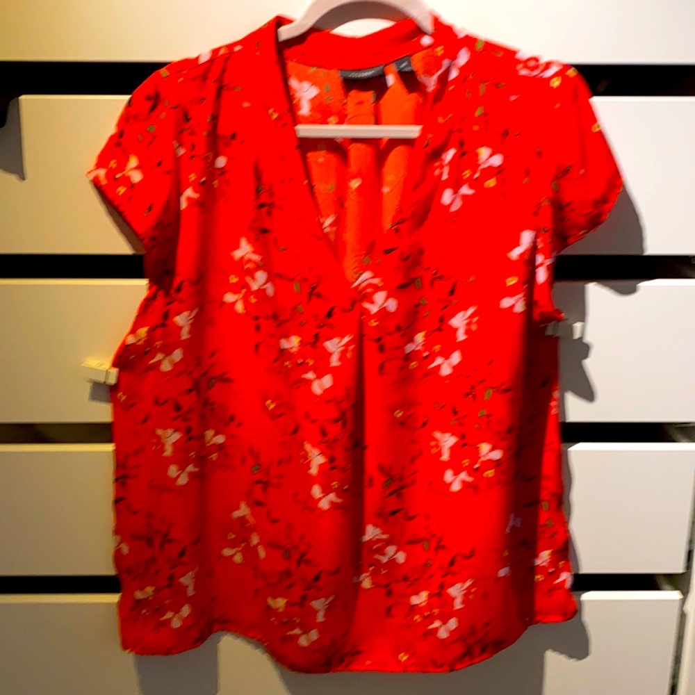 Sleeveless capped lightweight blouse